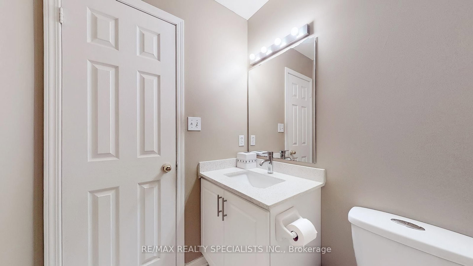 Townhouse for sale at 19-2 Clay Brick Court, Brampton, Ontario, L6V 4M7 - Brampton North - MLS: W12857696