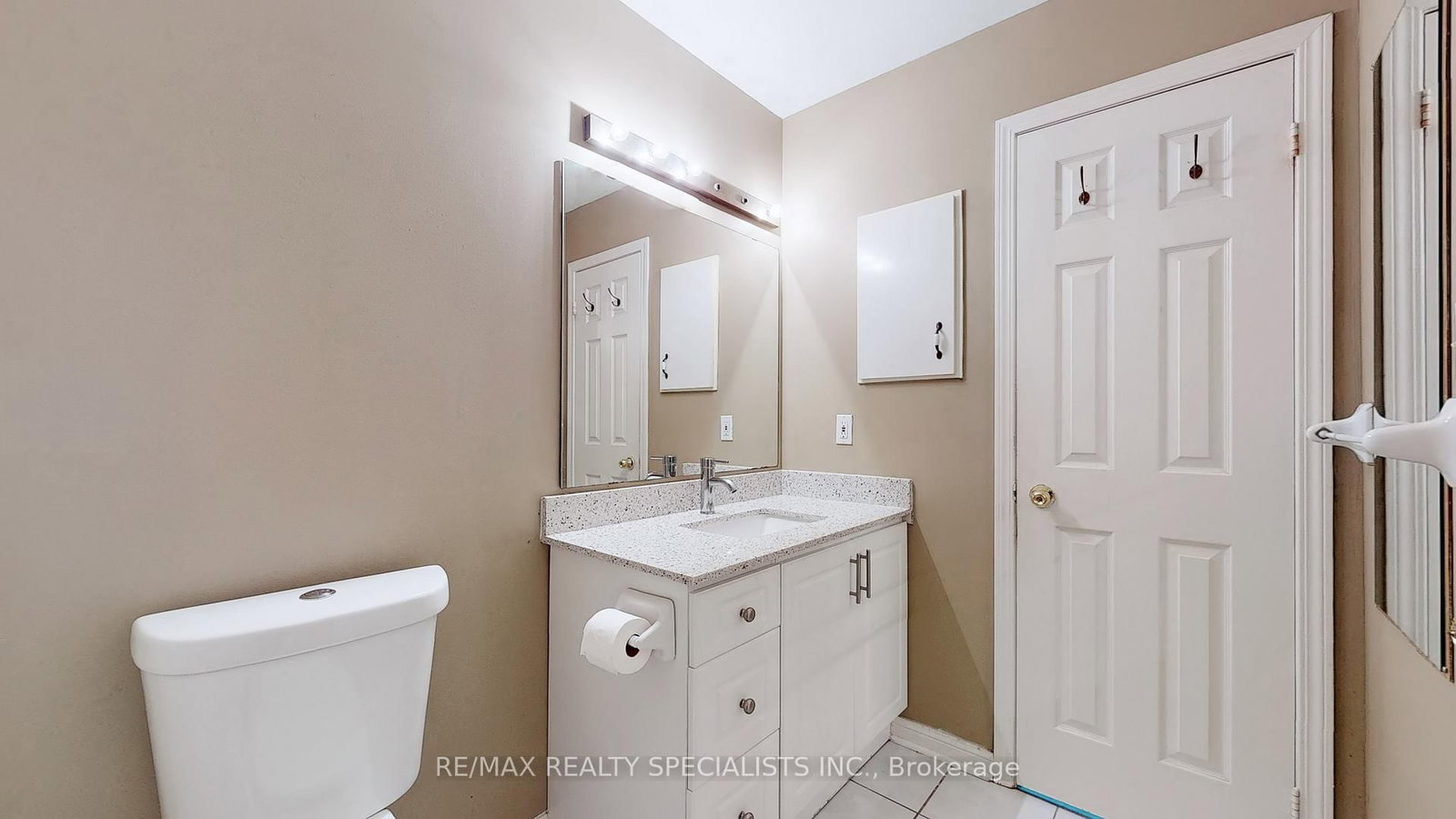 Townhouse for sale at 19-2 Clay Brick Court, Brampton, Ontario, L6V 4M7 - Brampton North - MLS: W12857696