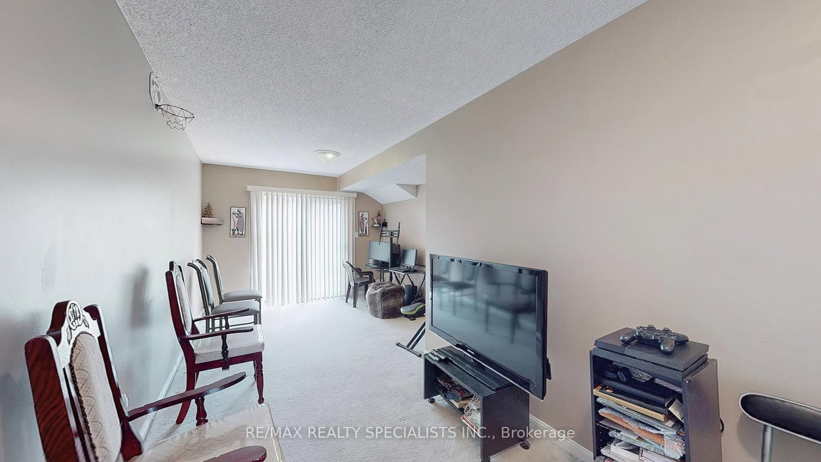 Townhouse for sale at 19-2 Clay Brick Court, Brampton, Ontario, L6V 4M7 - Brampton North - MLS: W12857696