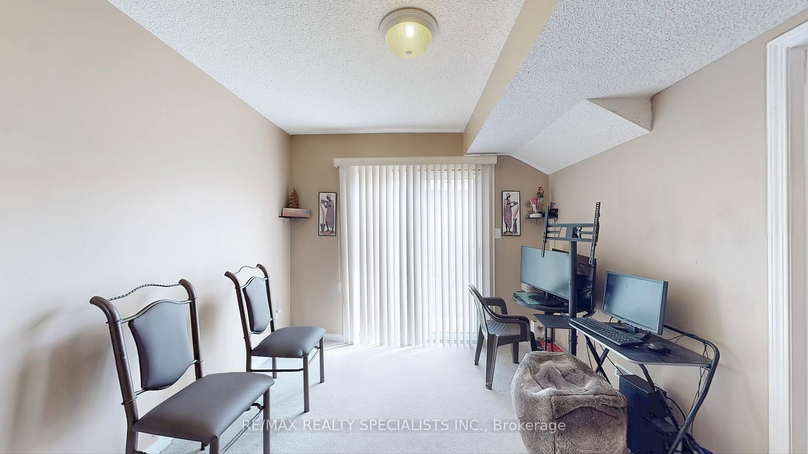 Townhouse for sale at 19-2 Clay Brick Court, Brampton, Ontario, L6V 4M7 - Brampton North - MLS: W12857696