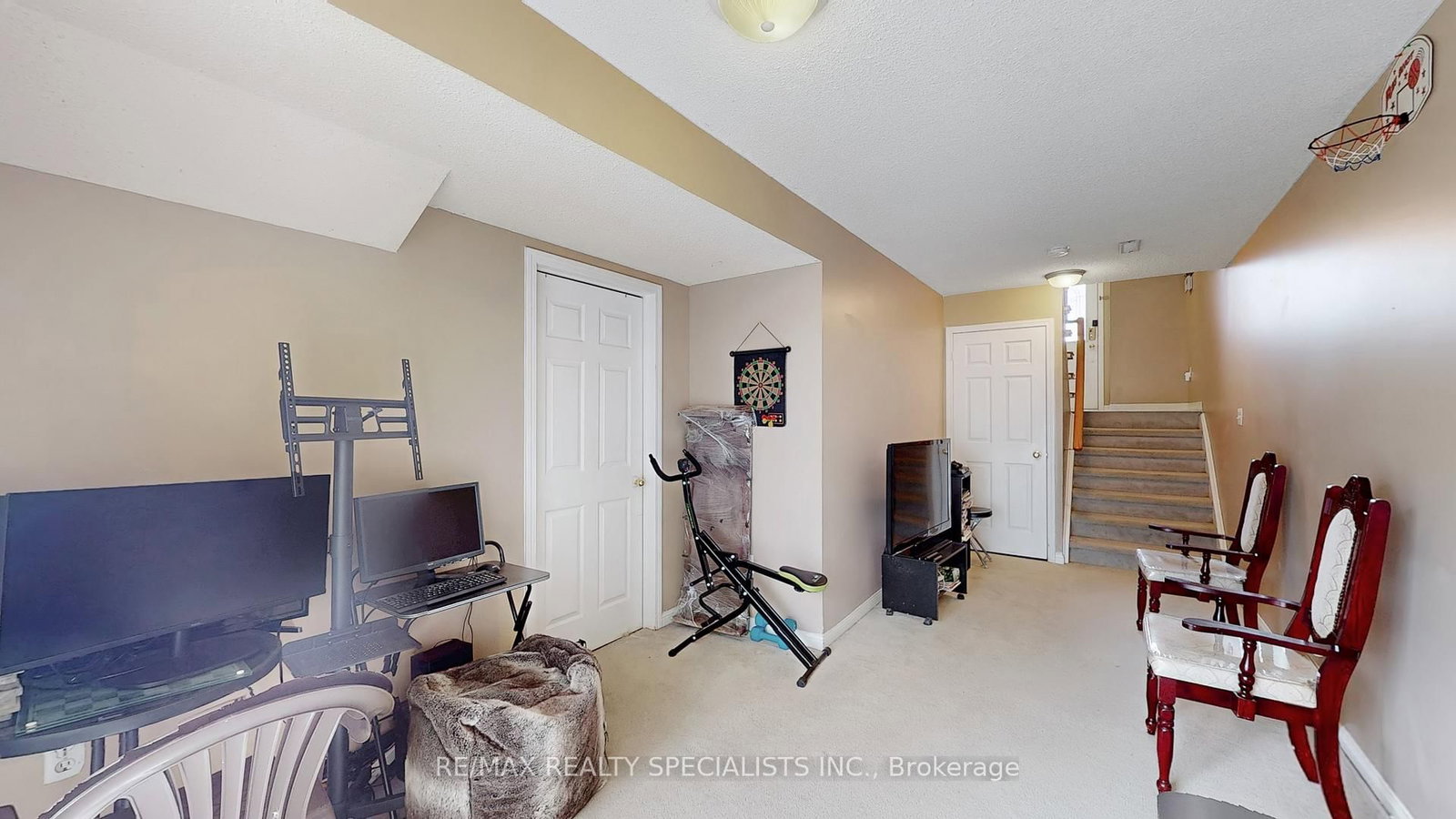 Townhouse for sale at 19-2 Clay Brick Court, Brampton, Ontario, L6V 4M7 - Brampton North - MLS: W12857696