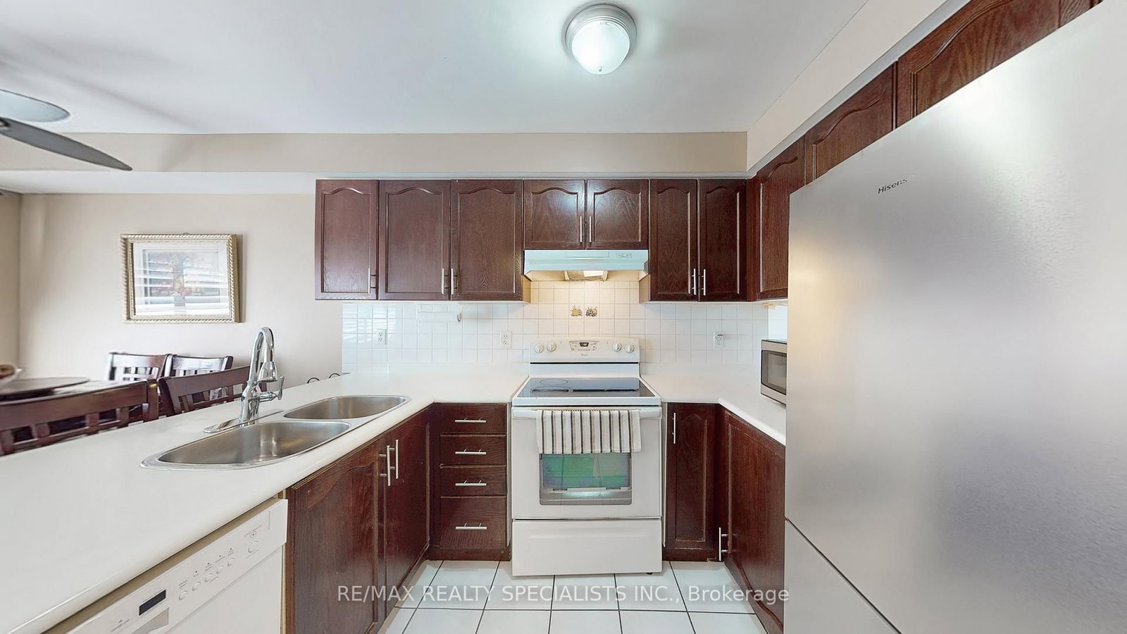 Townhouse for sale at 19-2 Clay Brick Court, Brampton, Ontario, L6V 4M7 - Brampton North - MLS: W12857696