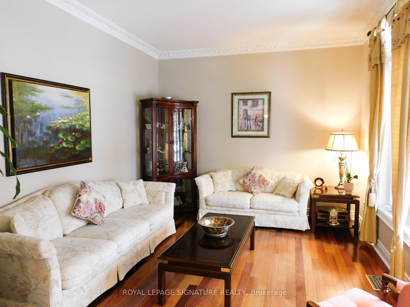 1590 Hallstone Rd, Brampton, L6Y 5K8 | Image 3