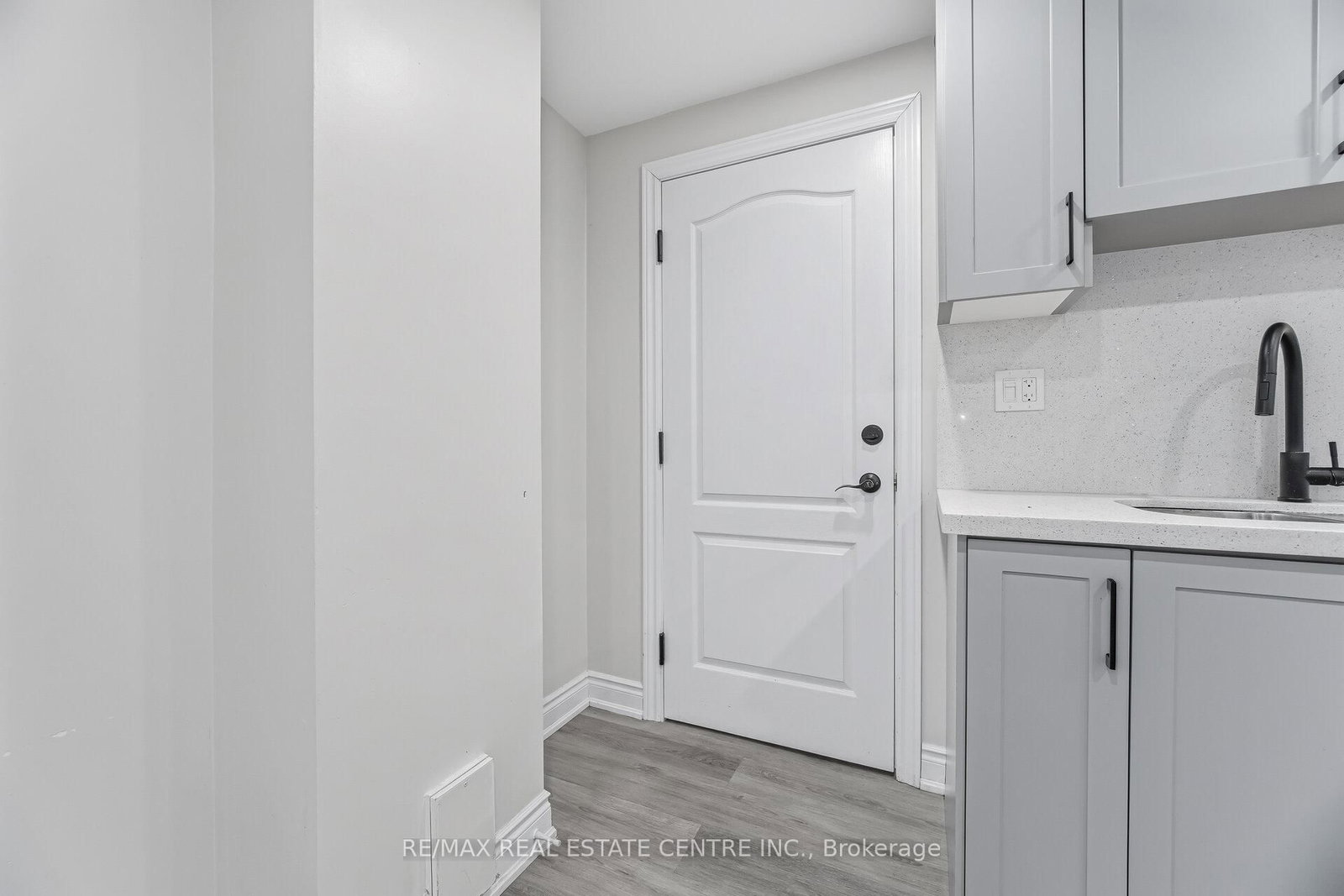 Detached House for lease at Basement Only-544-1 Beam Court, Milton, Ontario, L9E 1L4 - Ford - MLS: W12858276