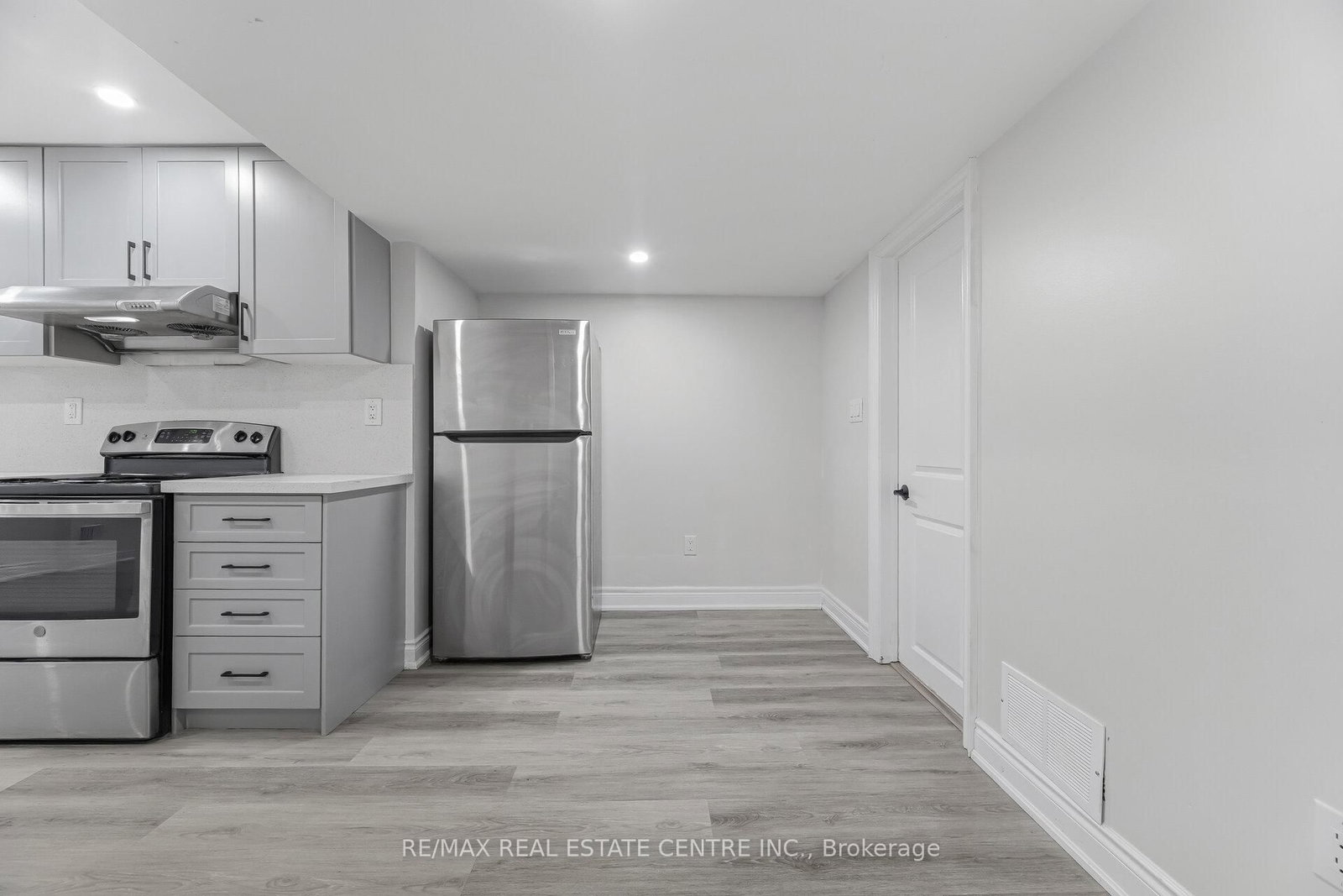 Detached House for lease at Basement Only-544-1 Beam Court, Milton, Ontario, L9E 1L4 - Ford - MLS: W12858276