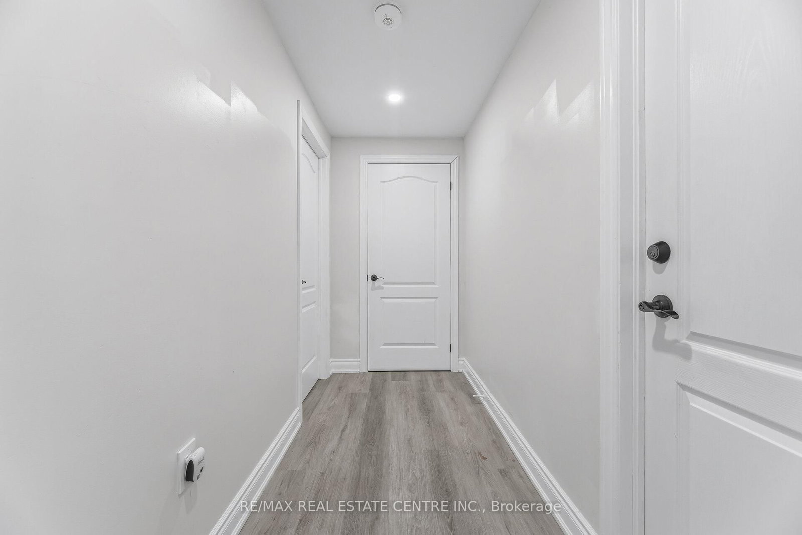 Detached House for lease at Basement Only-544-1 Beam Court, Milton, Ontario, L9E 1L4 - Ford - MLS: W12858276