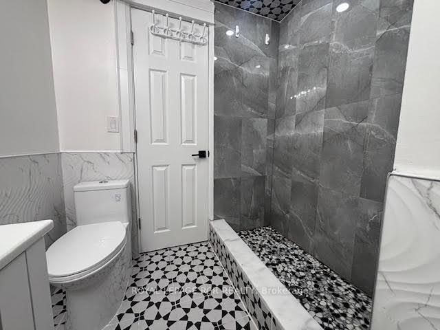 Detached House for sale at 134 Queen Street, Caledon, Ontario, L7E 2M7 - Bolton West - MLS: W12858328