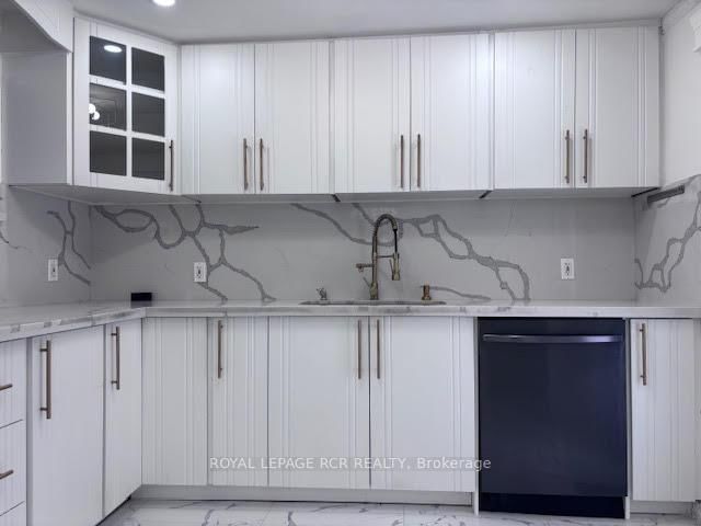 Detached House for sale at 134 Queen Street, Caledon, Ontario, L7E 2M7 - Bolton West - MLS: W12858328