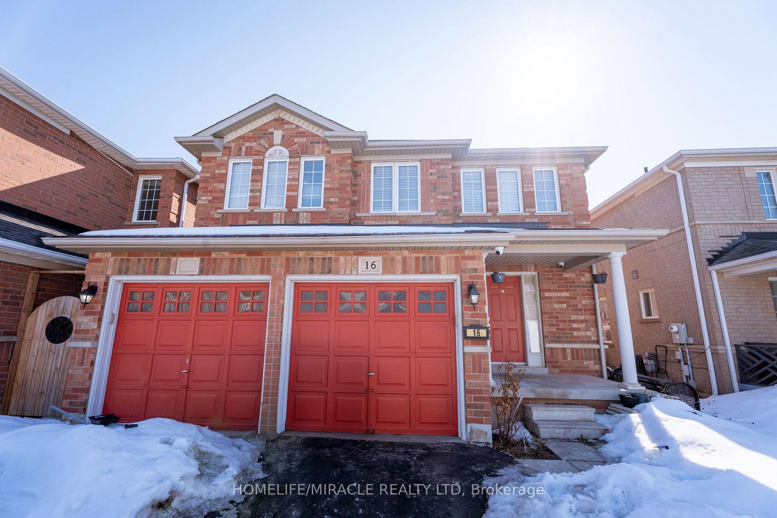 Detached House for sale at 16 Dunure Crescent, Brampton, Ontario, L7A 2Y5 - Fletcher's Meadow - MLS: W12858600