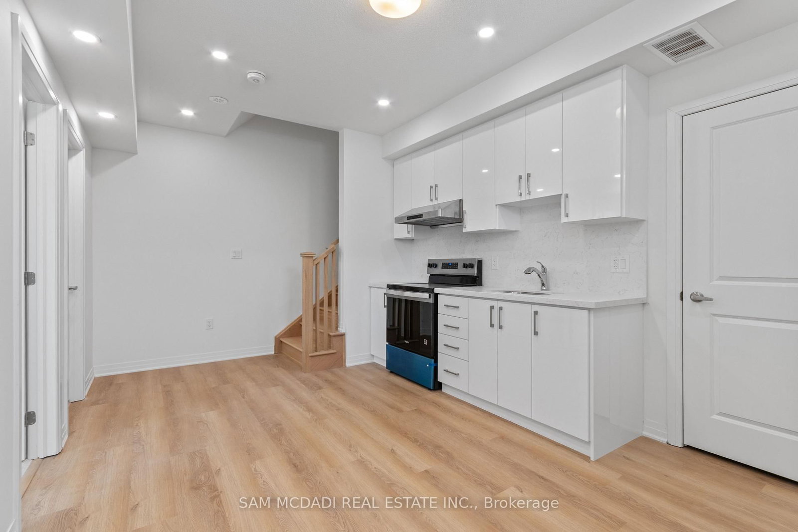 4 Timber Falls Drive, Unit Lower - Photo 3