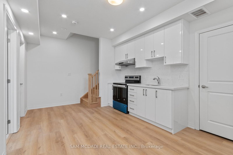 Lower - 4 Timber Falls Dr, Brampton, L7A 5L9 | Image 3