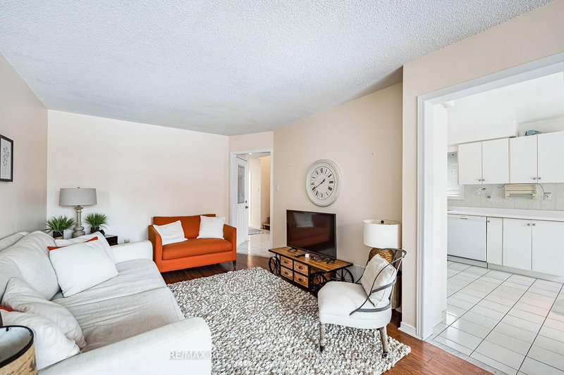 416 Marlatt Dr, Oakville, L6H 5X5 | Image 3