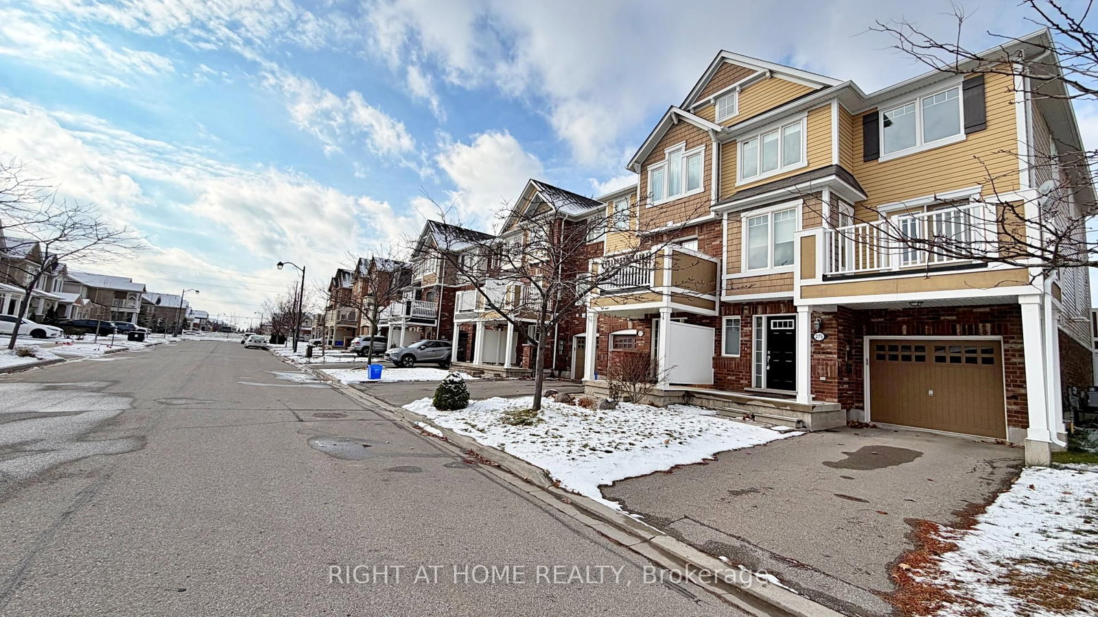 Townhouse for sale at 275 Woodley Crescent, Milton, Ontario, L9T 8B8 - Willmott - MLS: W12858994