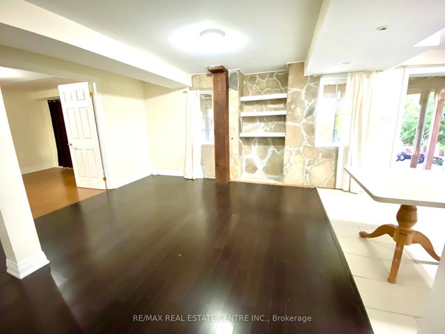 65 Stoneylake Avenue