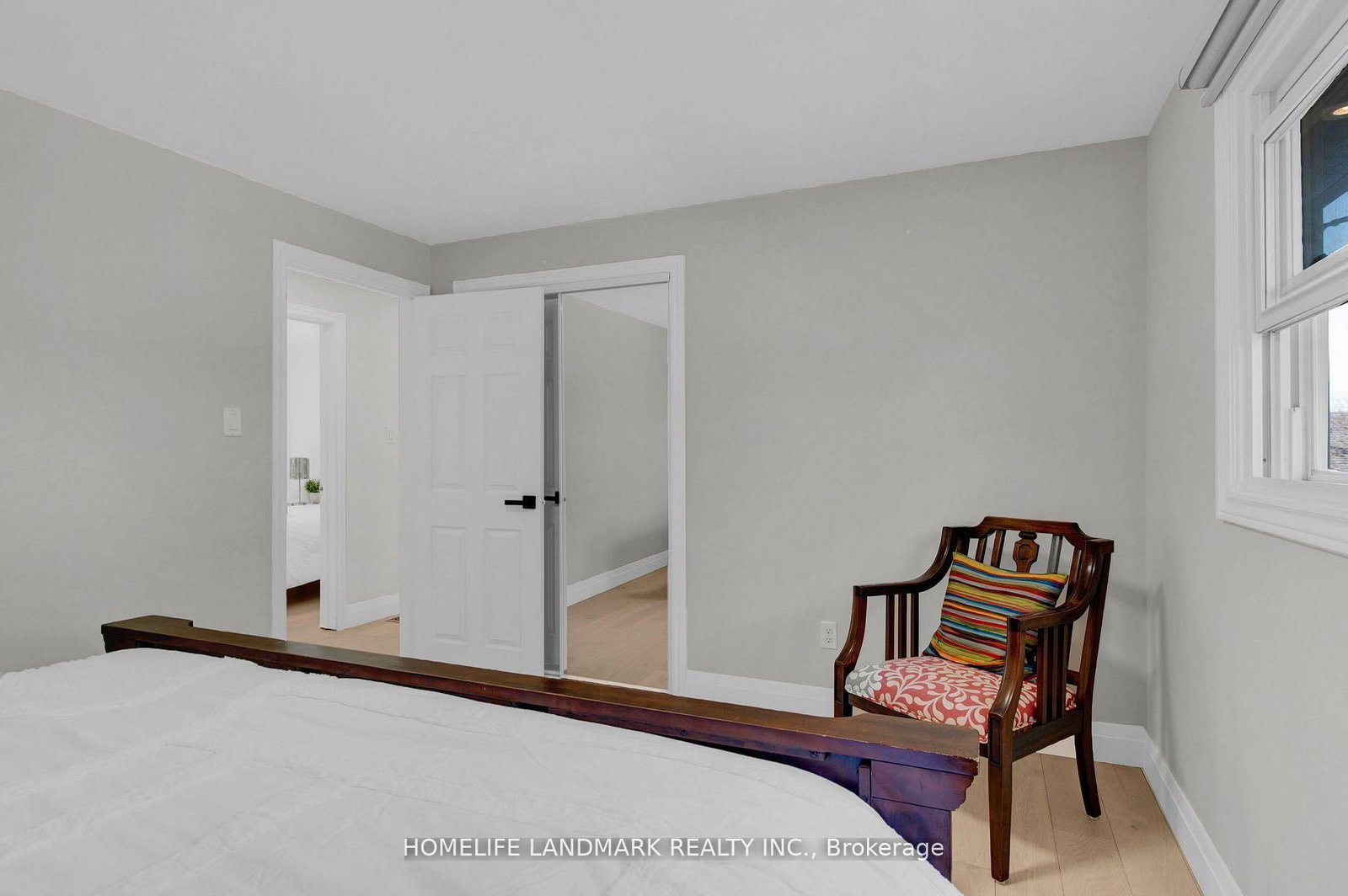 Detached House for sale at 431 Walker's Line, Burlington, Ontario, L7N 2C9 - Shoreacres - MLS: W12859110