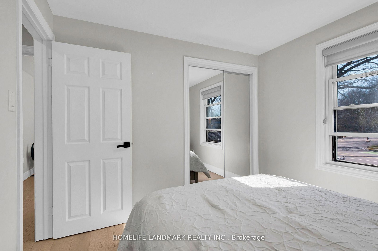 Detached House for sale at 431 Walker's Line, Burlington, Ontario, L7N 2C9 - Shoreacres - MLS: W12859110