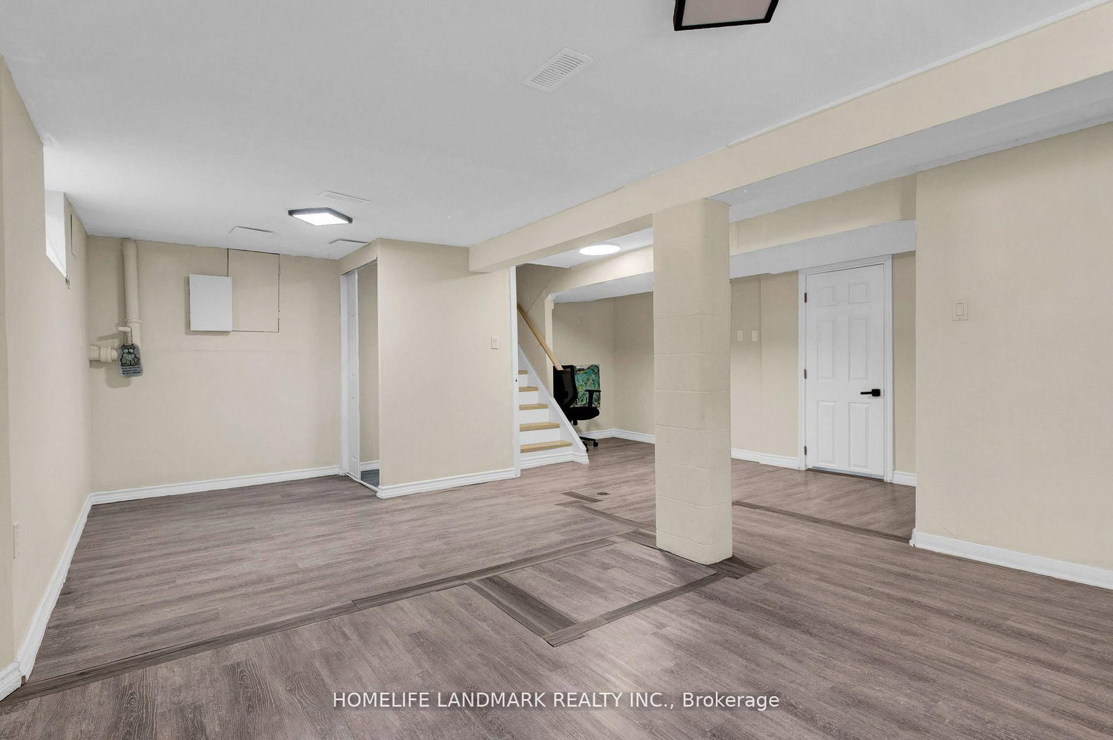 Detached House for sale at 431 Walker's Line, Burlington, Ontario, L7N 2C9 - Shoreacres - MLS: W12859110