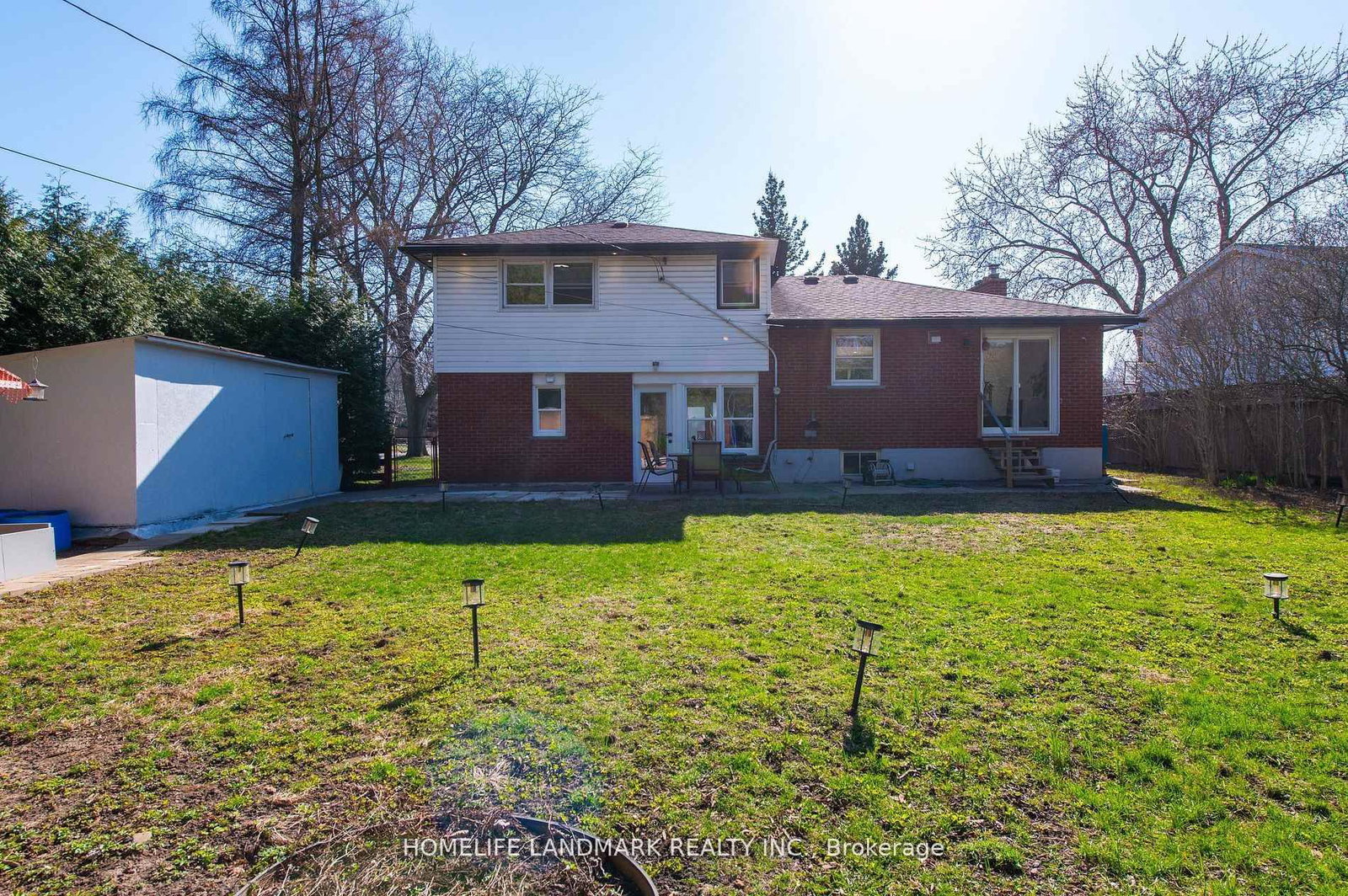 Detached House for sale at 431 Walker's Line, Burlington, Ontario, L7N 2C9 - Shoreacres - MLS: W12859110