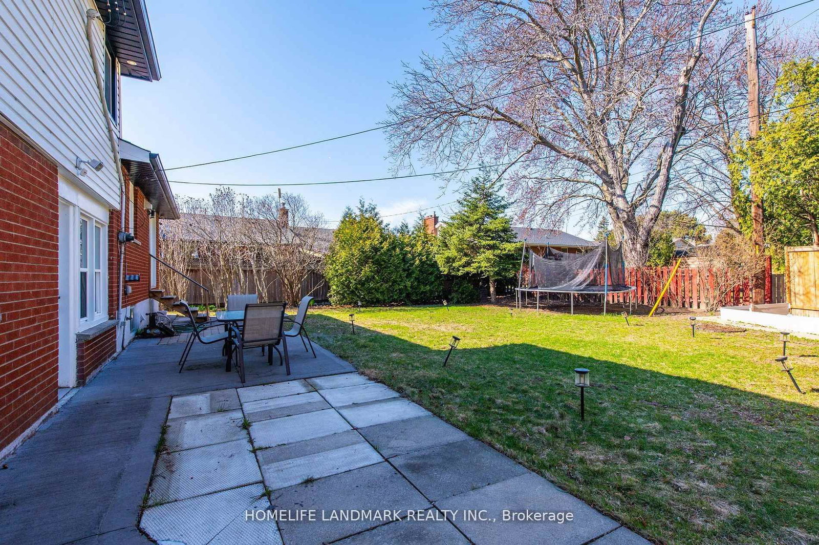 Detached House for sale at 431 Walker's Line, Burlington, Ontario, L7N 2C9 - Shoreacres - MLS: W12859110