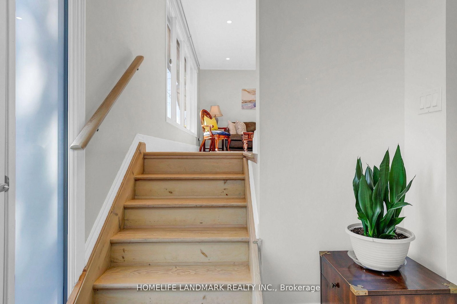 Detached House for sale at 431 Walker's Line, Burlington, Ontario, L7N 2C9 - Shoreacres - MLS: W12859110