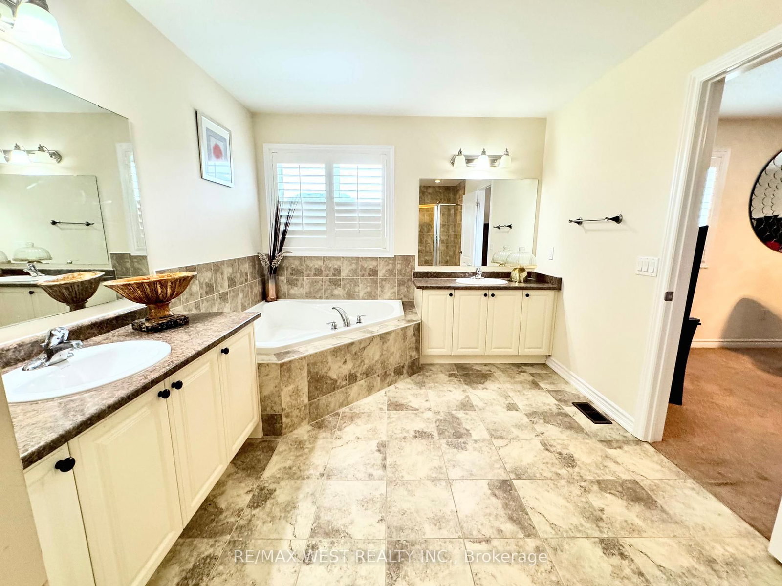 Detached House for sale at 24 Maple Cider Street, Caledon, Ontario, L7C 4B8 - Rural Caledon - MLS: W12859210