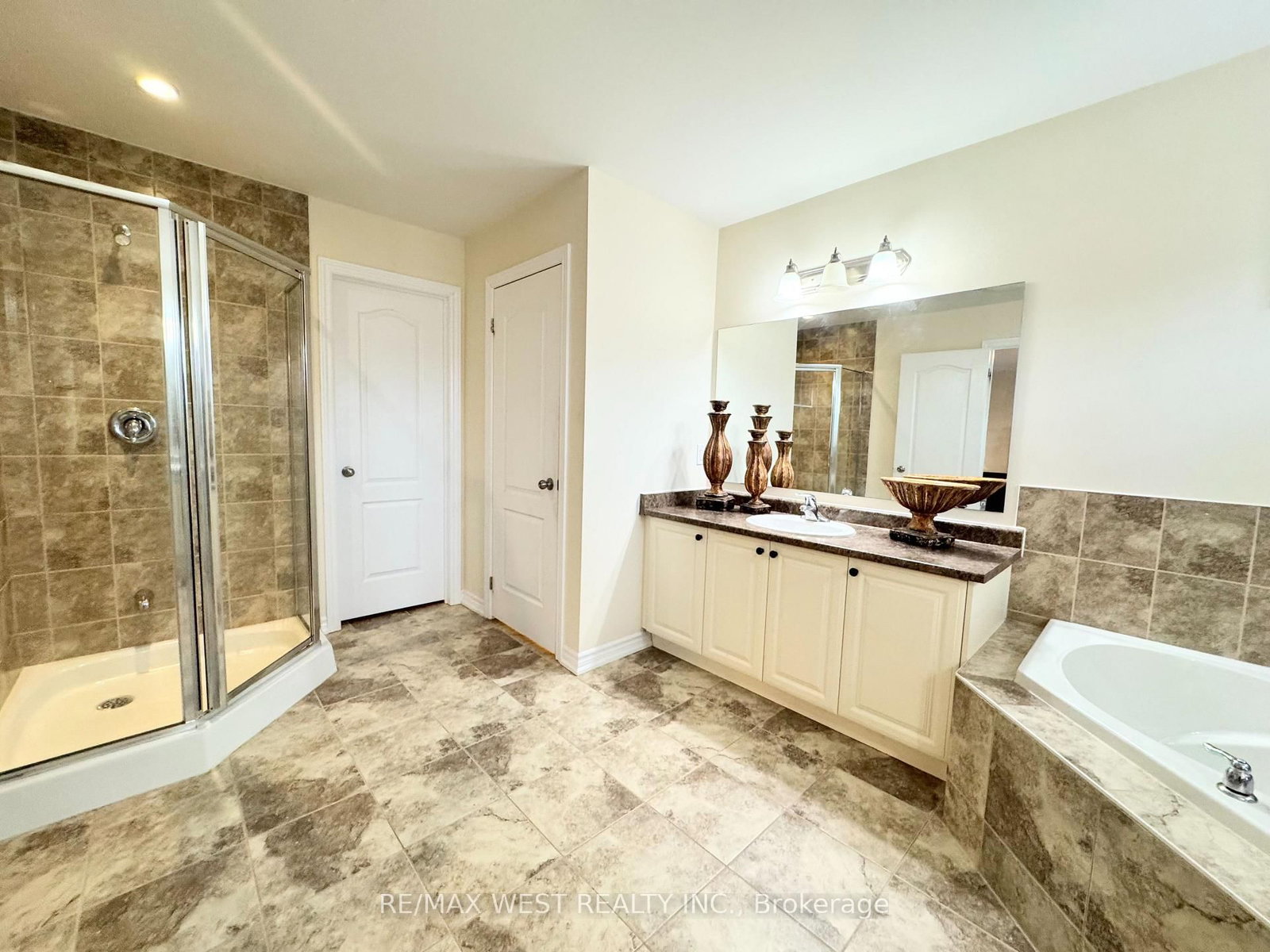 Detached House for sale at 24 Maple Cider Street, Caledon, Ontario, L7C 4B8 - Rural Caledon - MLS: W12859210