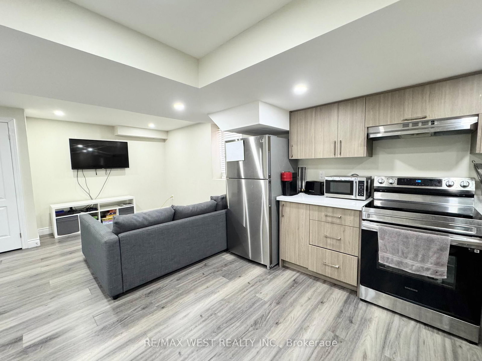 Detached House for sale at 24 Maple Cider Street, Caledon, Ontario, L7C 4B8 - Rural Caledon - MLS: W12859210