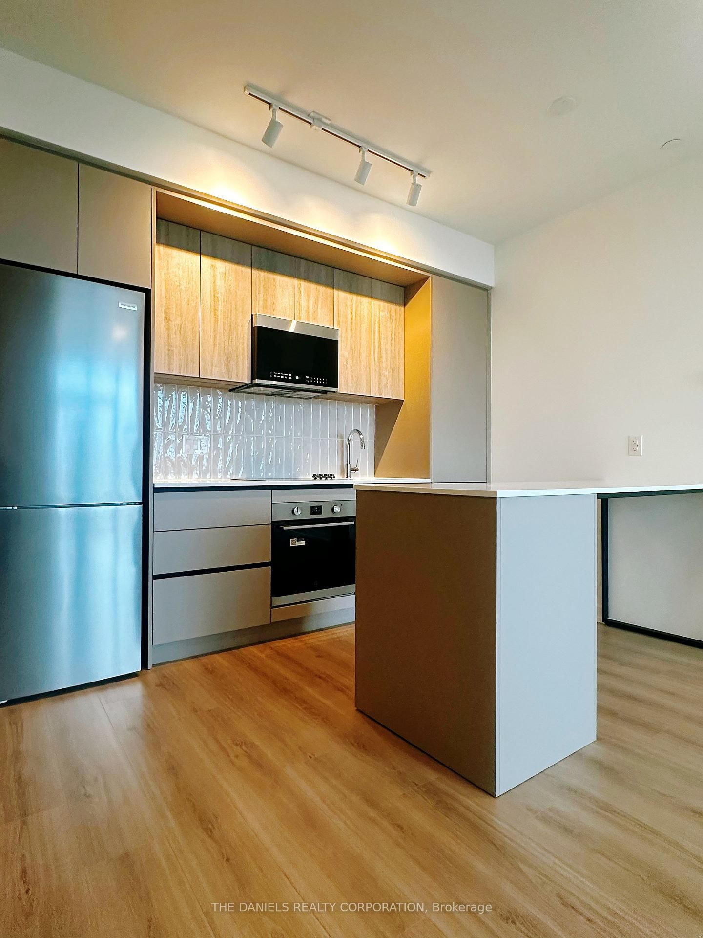 2485 Eglinton Avenue W, Unit 702 - Photo 3