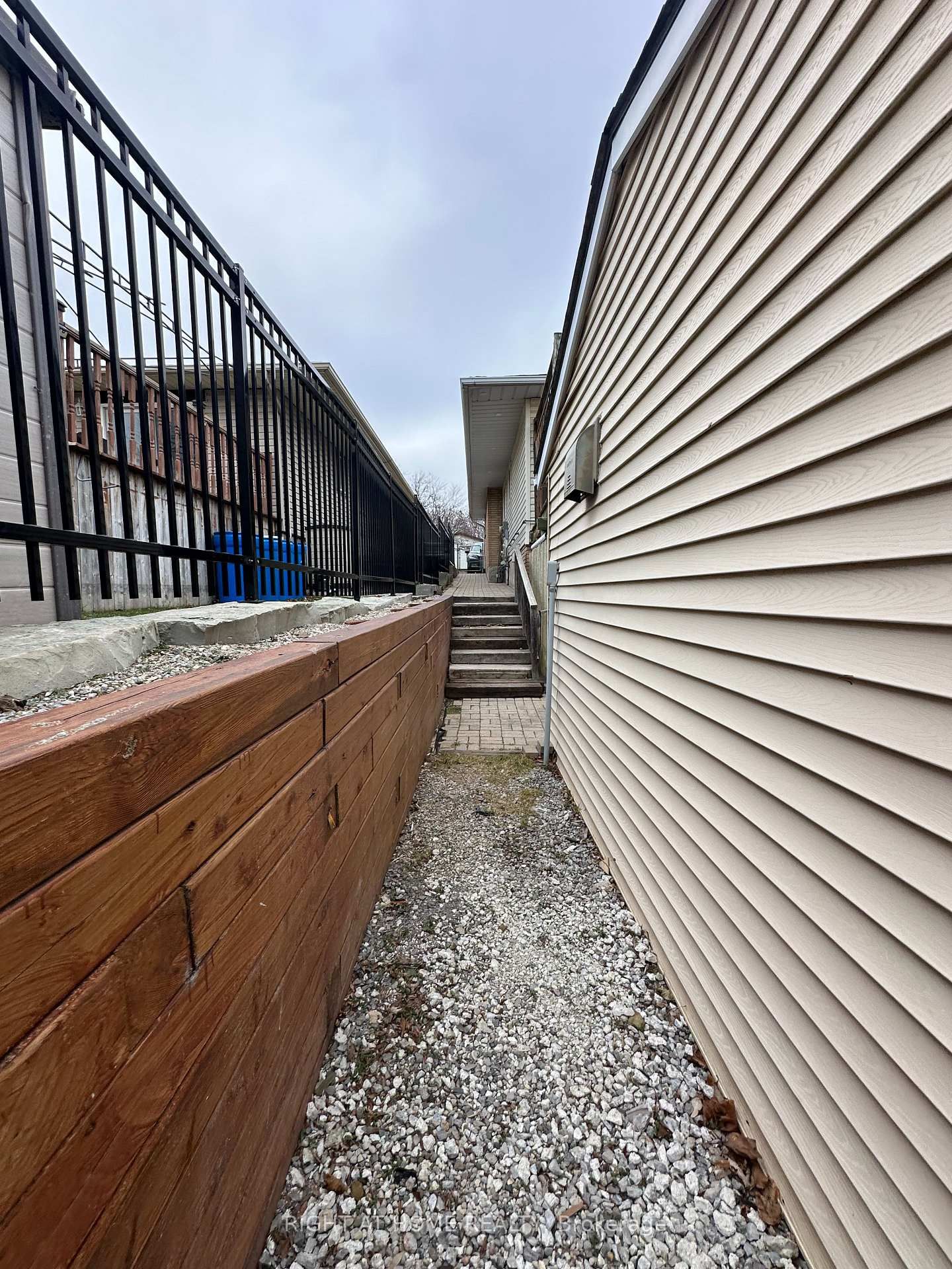 3252 Palmer Drive - Photo 2