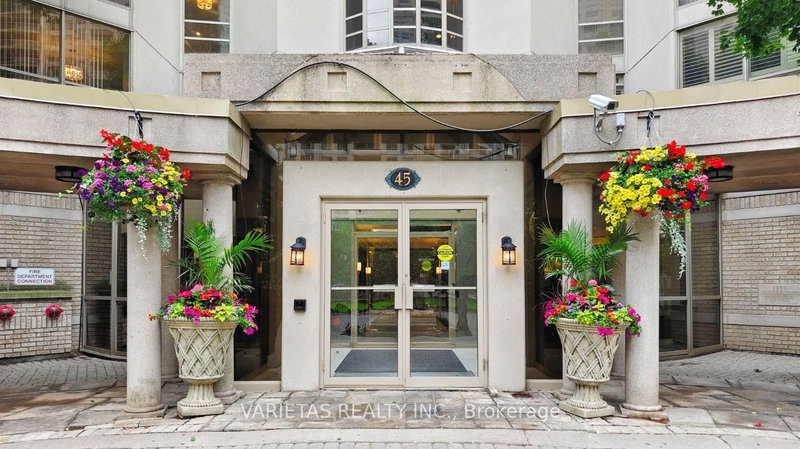 702 - 45 Kingsbridge Garden Circ, Mississauga, L5R 3K4 | Image 2