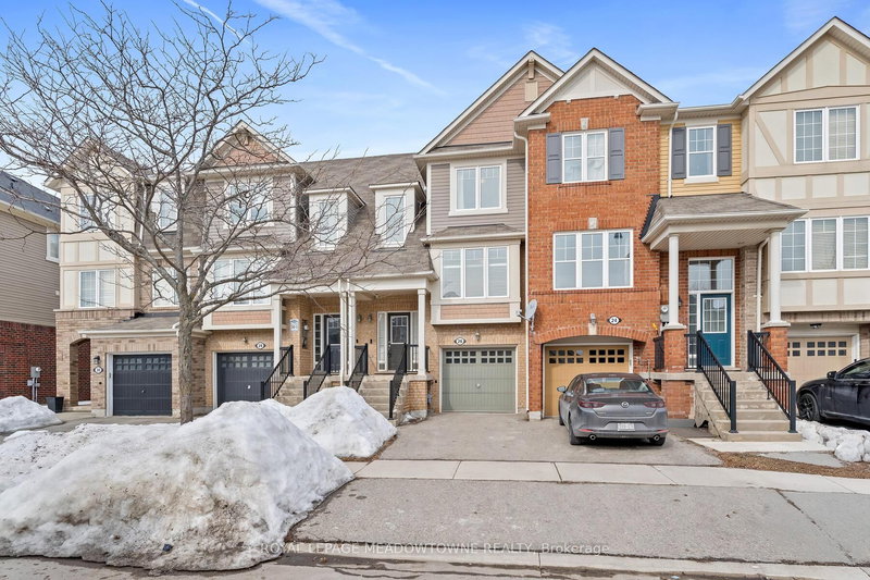 26 Lathbury St, Brampton, L7A 0R5 | Image 2