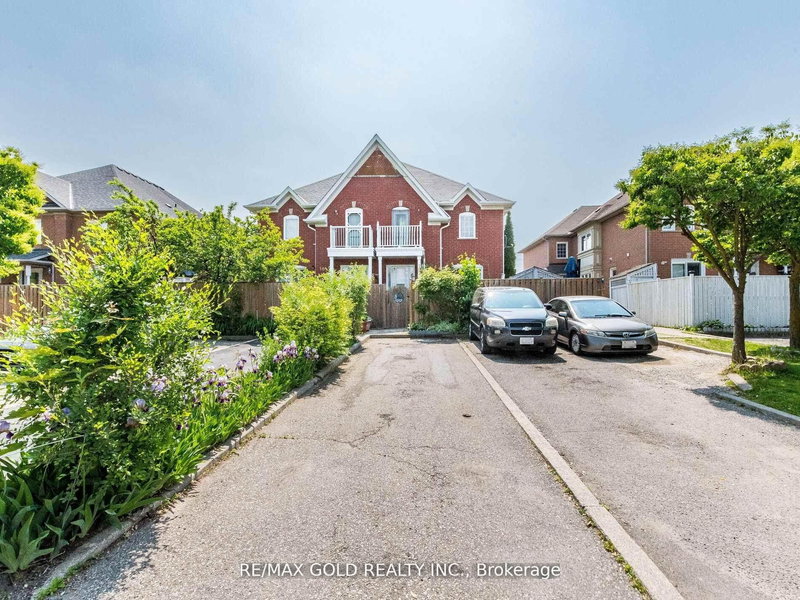 107 Clover Bloom Rd, Brampton, L6R 1S6 | Image 2