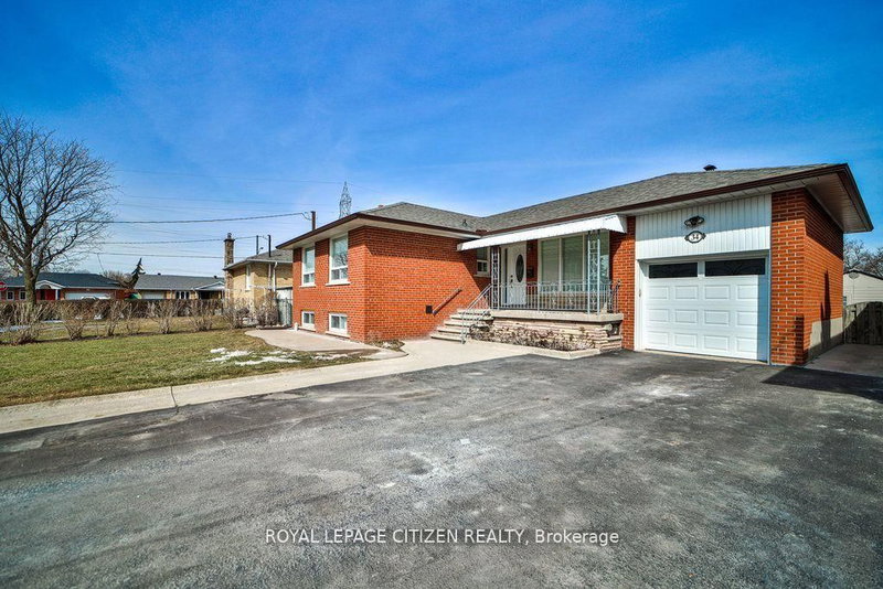 34 Belleglade Lower Crt, Toronto, M9M 2W4 | Image 2