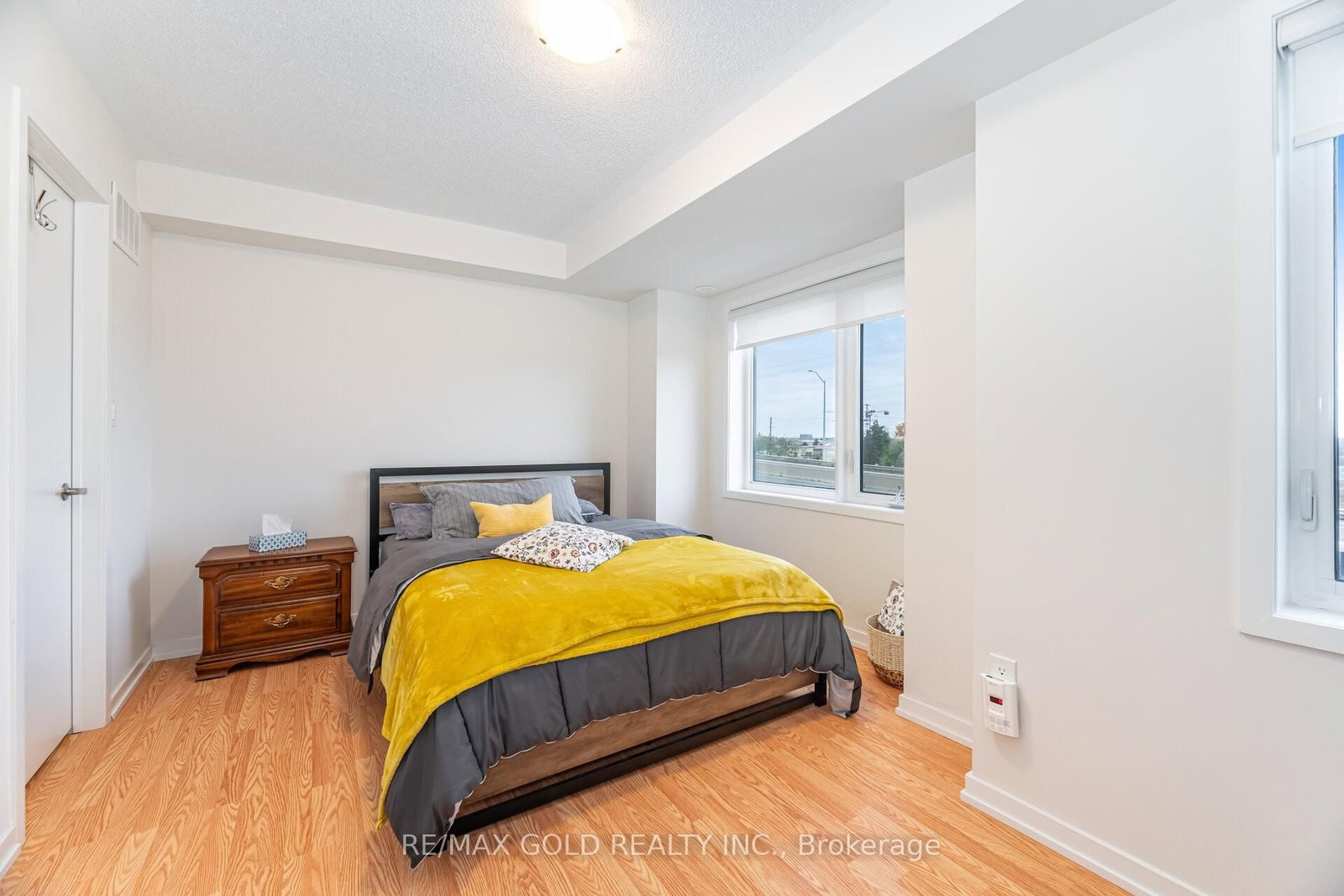 Townhouse for sale at 56 Lambert Lane, Caledon, Ontario, L7E 4M5 - Bolton East - MLS: W12861158