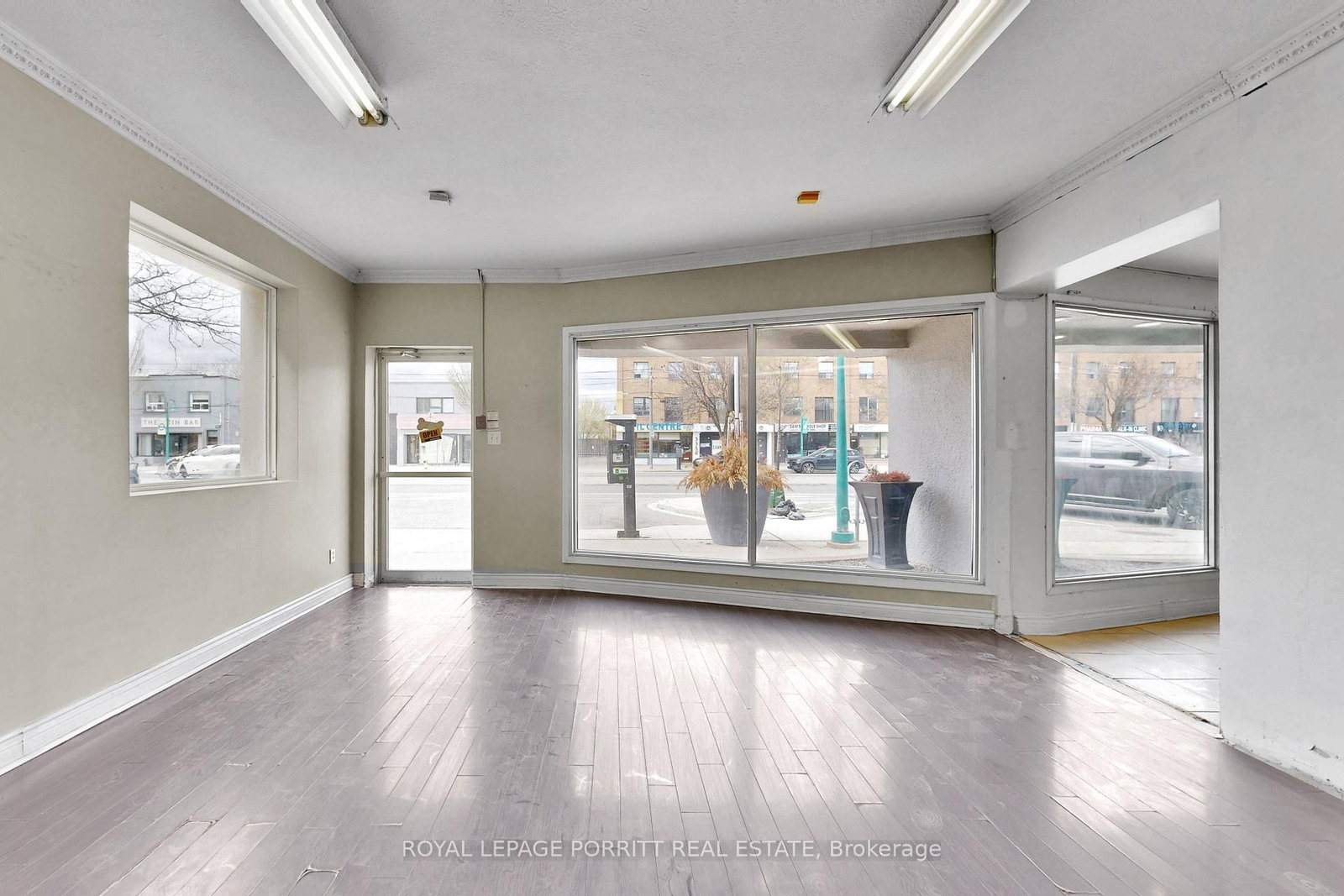 3367 Lake Shore Boulevard W - Photo 7