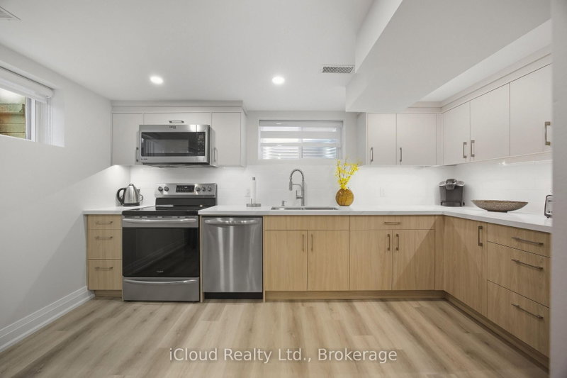 23 Swanhurst Blvd photo 4