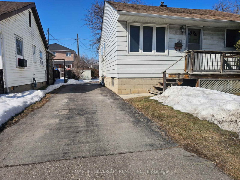 3067 Churchill Ave, Mississauga, L4T 1R4 | Image 2