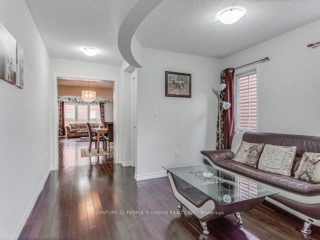 4 Dublin Rd, Brampton, L7A 0T6 | Image 3
