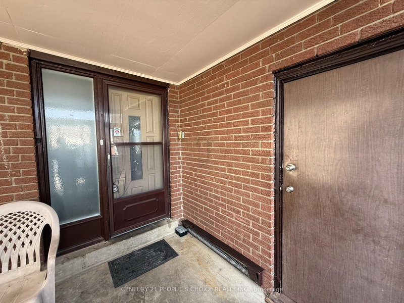 32 Horne Dr, Brampton, L6V 2V3 | Image 2