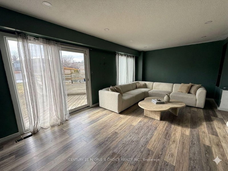 32 Horne Dr, Brampton, L6V 2V3 | Image 3