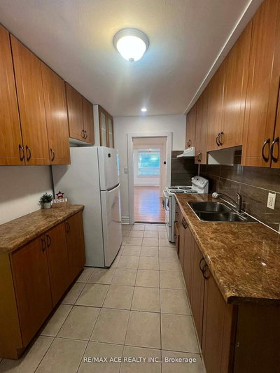 12 Mahoney Avenue — more photos