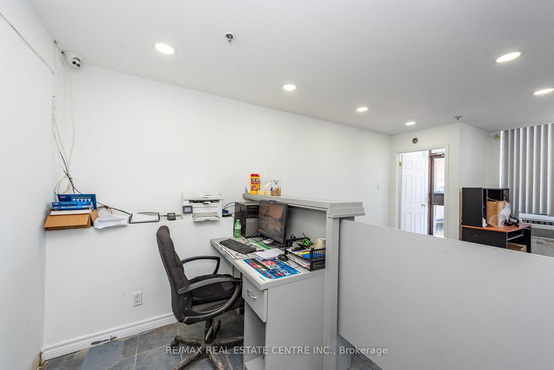 11 - 7171 Torbram Rd, Mississauga, L4T 3W4 | Image 2