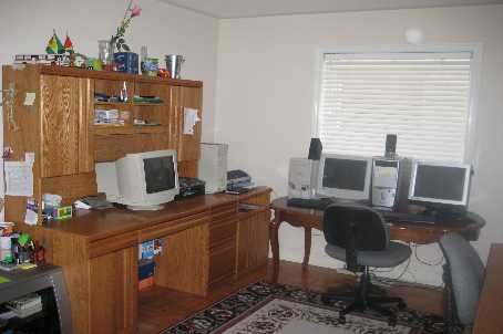 127 Barleyfield Rd, Brampton, L6R2J4 | Image 3