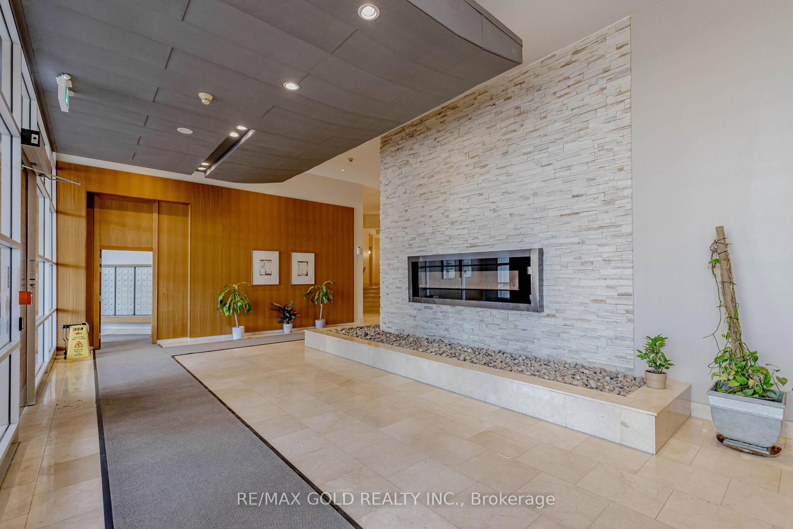 220 Burnhamthorpe Road W, Unit 1106 - Photo 4