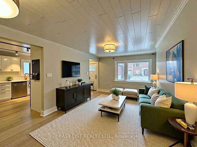 28 Inverleigh Dr, Toronto, M8Y 3E3 | Image 2