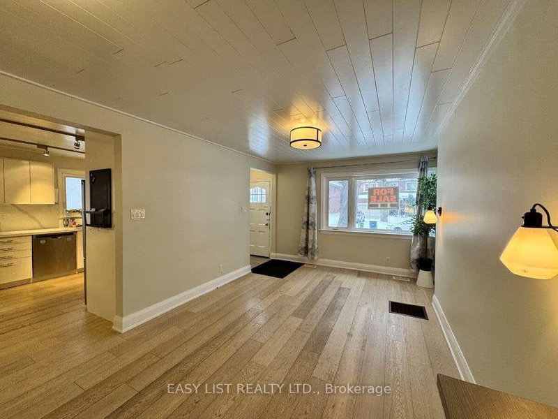 28 Inverleigh Dr, Toronto, M8Y 3E3 | Image 3