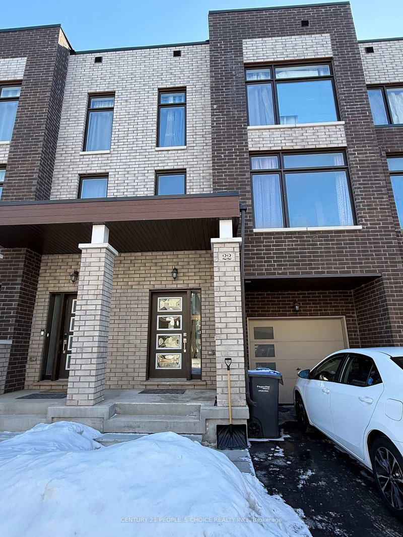 22 Queenpost Dr, Brampton, L6Y 6L2 | Image 2