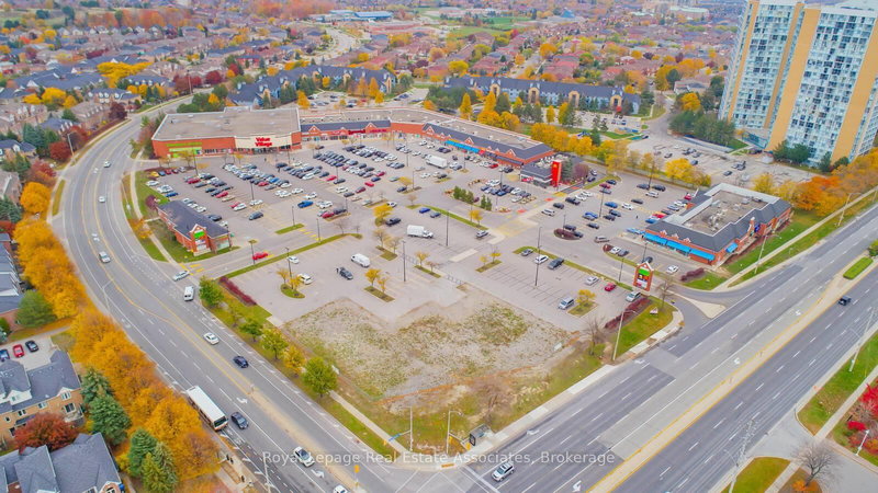 407 - 40 Bristol Rd E, Mississauga, L4Z 3K8 | Image 3