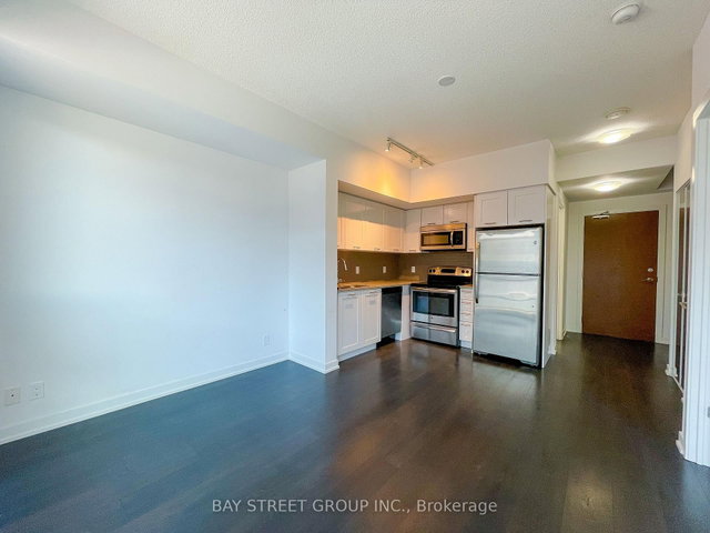513 - 2212 Lake Shore Boulevard W