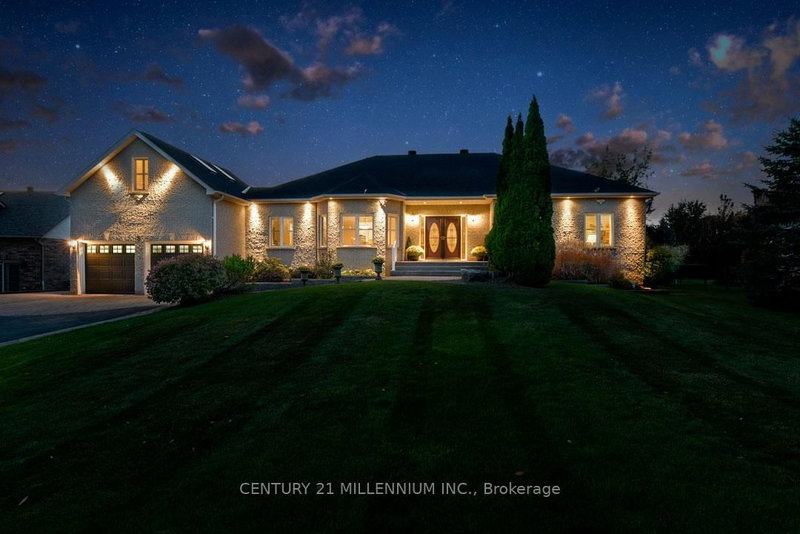 8 Castlewood Crt, Caledon, L7K 0C1 | Image 2